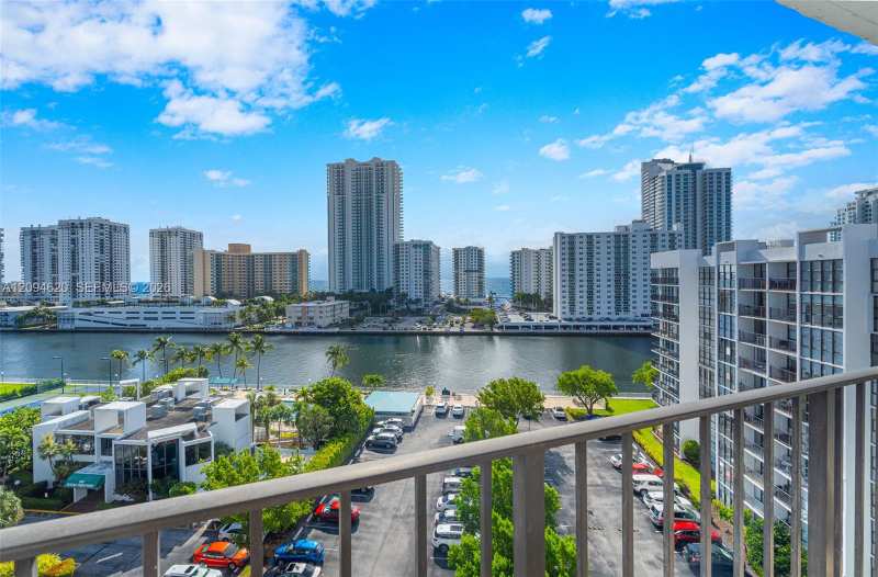 800 Parkview Dr # 1006, Hallandale Beach FL 33009