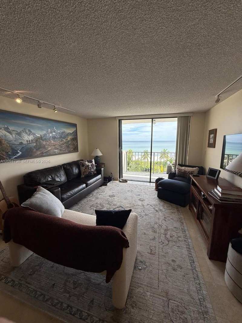 2625 Collins Ave # 605, Miami Beach FL 33140