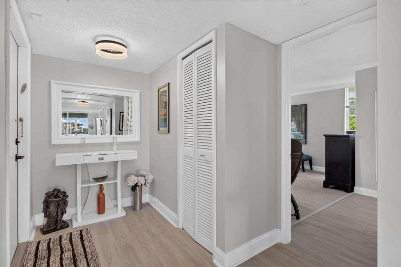 2901 S Palm Aire Drive # 610, Pompano Beach FL 33069