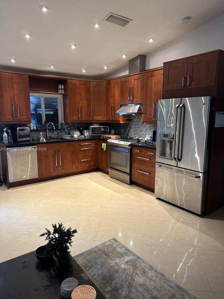 4920 SW 27th Ave # 1, Dania Beach FL 33312