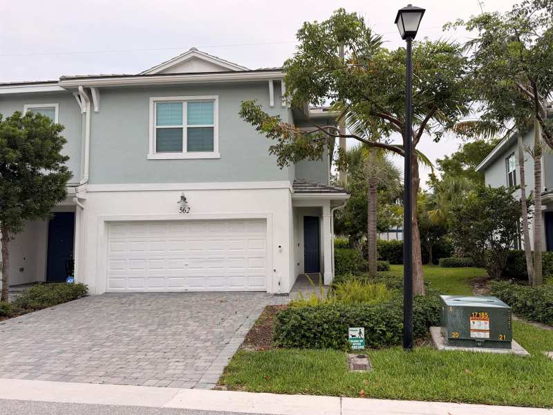 562 PARSONS Way, Deerfield Beach FL 33442