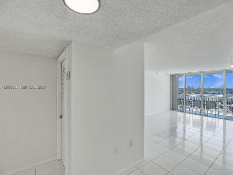 18071 BISCAYNE BLVD # 1701, Aventura FL 33160