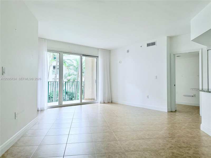 19900 E Country Club Dr # 216, Aventura FL 33180
