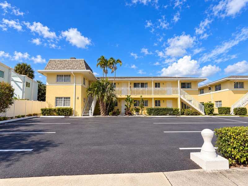 405 SOUTHWIND Drive # 2, North Palm Beach FL 33408