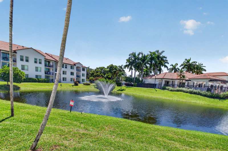 417 Villa Circle, Boynton Beach FL 33435