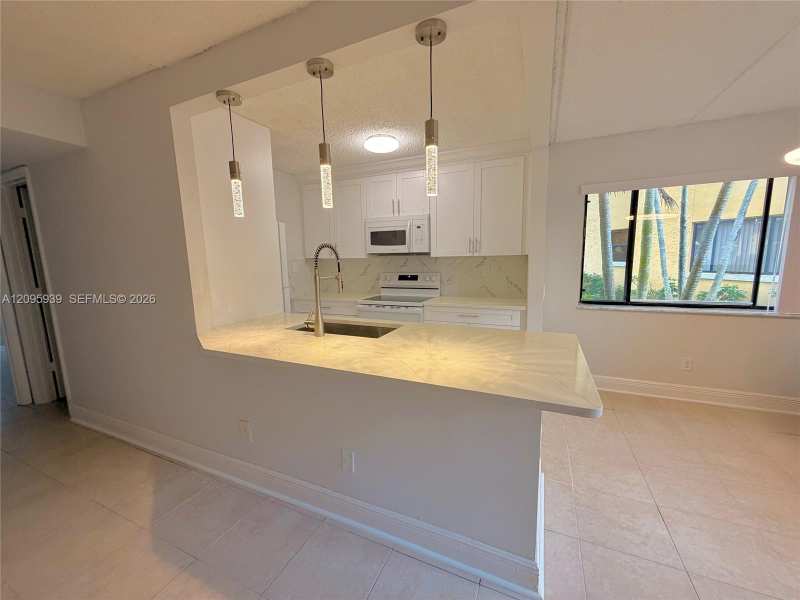 110 Meadows Cir # 110, Boynton Beach FL 33436