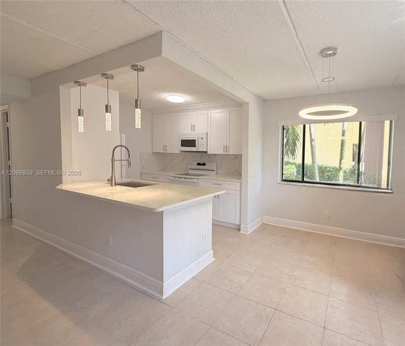 110 Meadows Cir # 110, Boynton Beach FL 33436