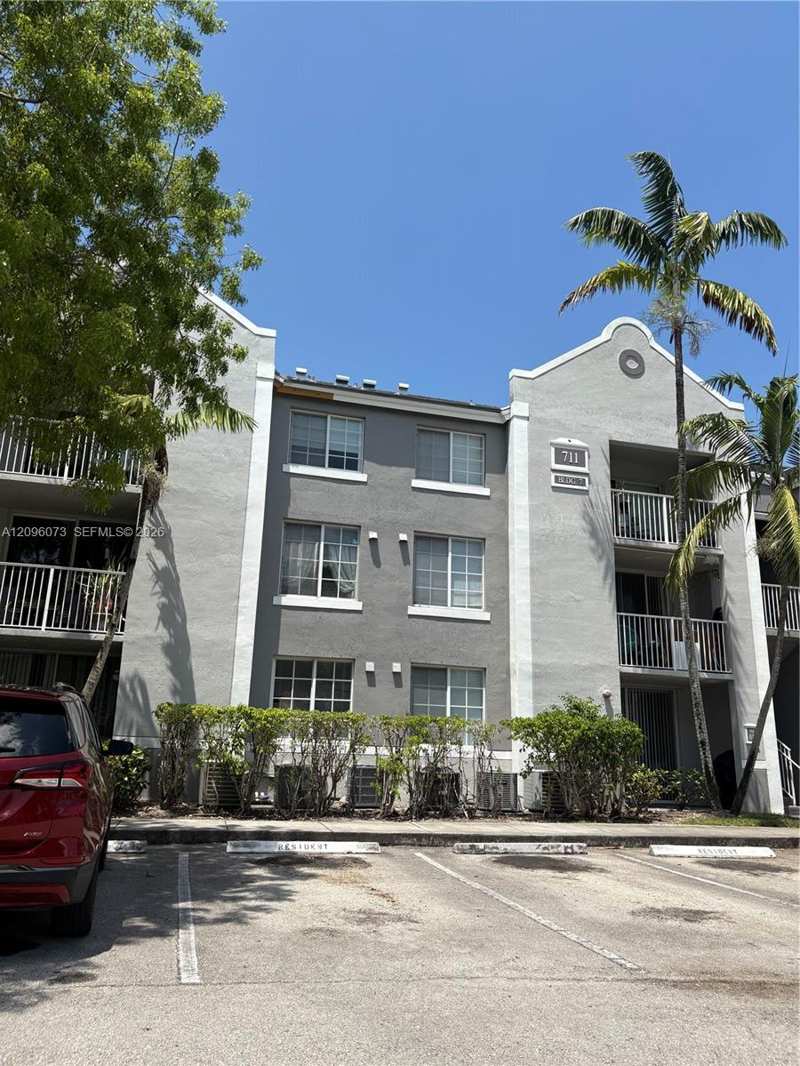 711 SW 111th Way # 202, Pembroke Pines FL 33025