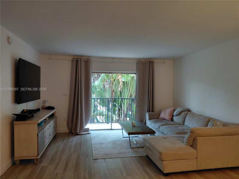 2640 NE 135th St # 218, North Miami FL 33181