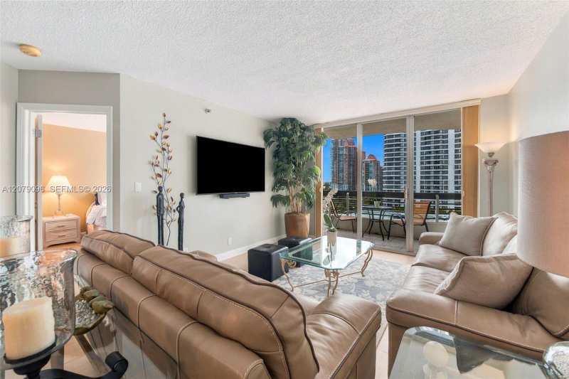 3600 Mystic Pointe Dr # 903, Aventura FL 33180