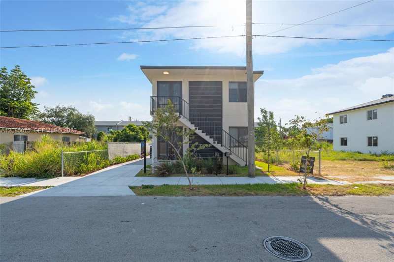 18316 Sw 102 PL # 18316, Miami FL 33157