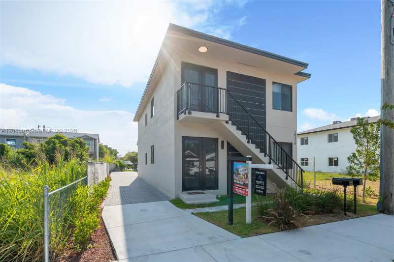 18316 Sw 102 PL # 18316, Miami FL 33157