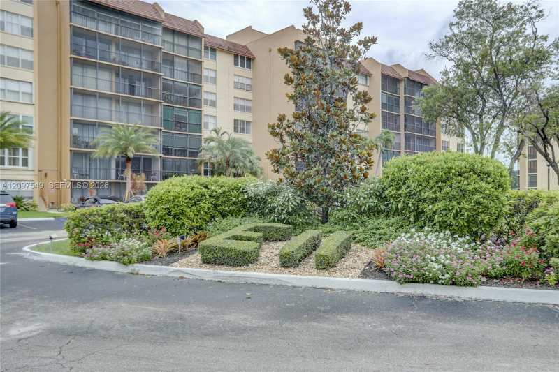 3671 Environ Blvd # 470, Lauderhill FL 33319