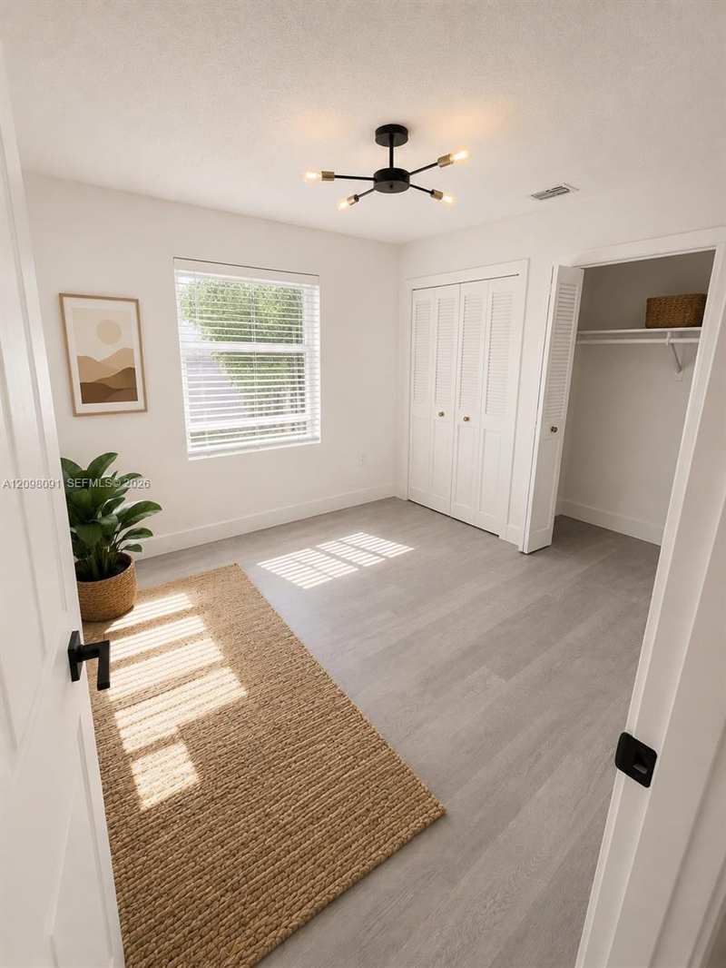 519 NW 10th Ave # 3, Miami FL 33136