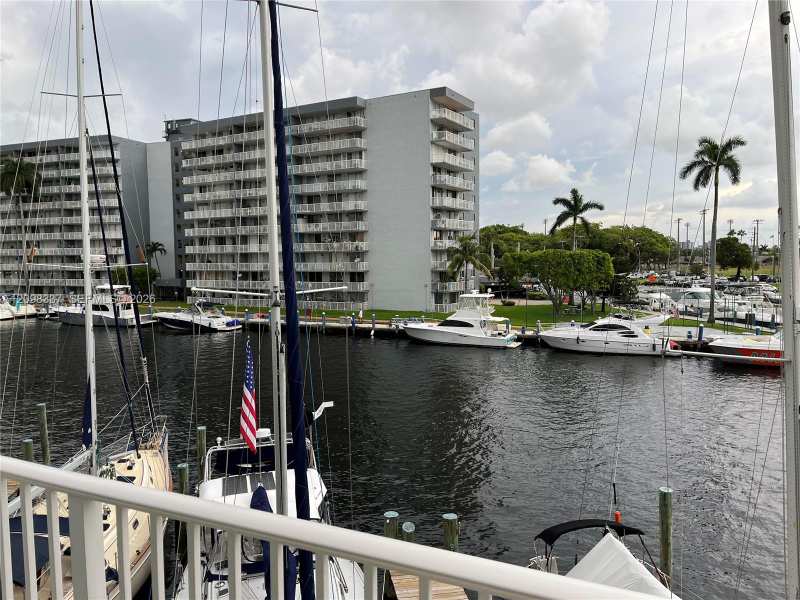 2415 NW 16th St Rd # 316, Miami FL 33125