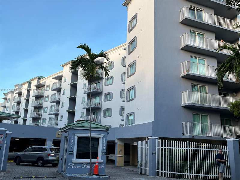 2415 NW 16th St Rd # 316, Miami FL 33125