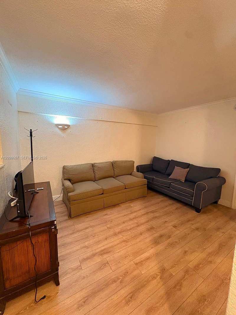 636 NE 63rd St # 5, Miami FL 33138