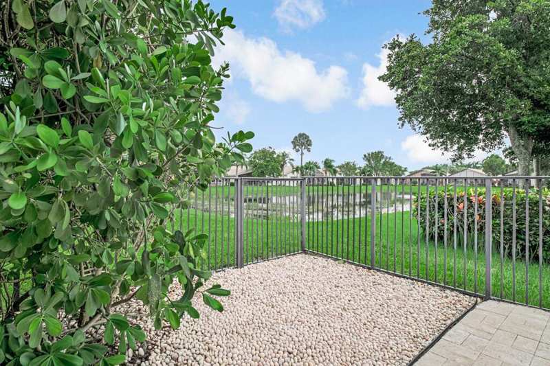 7546 Pebble Shores Terrace, Lake Worth FL 33467